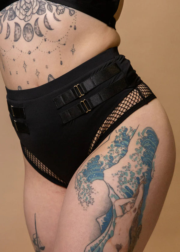 Tatiana Isla Shorts - Matte Black